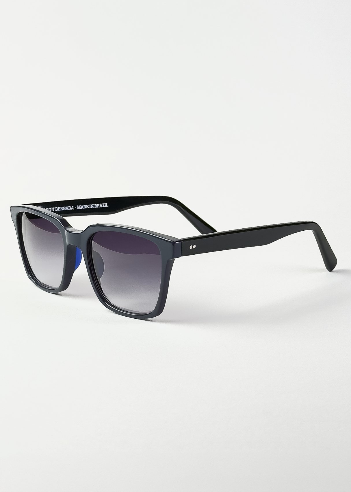 Aurelia - Leon Bergara