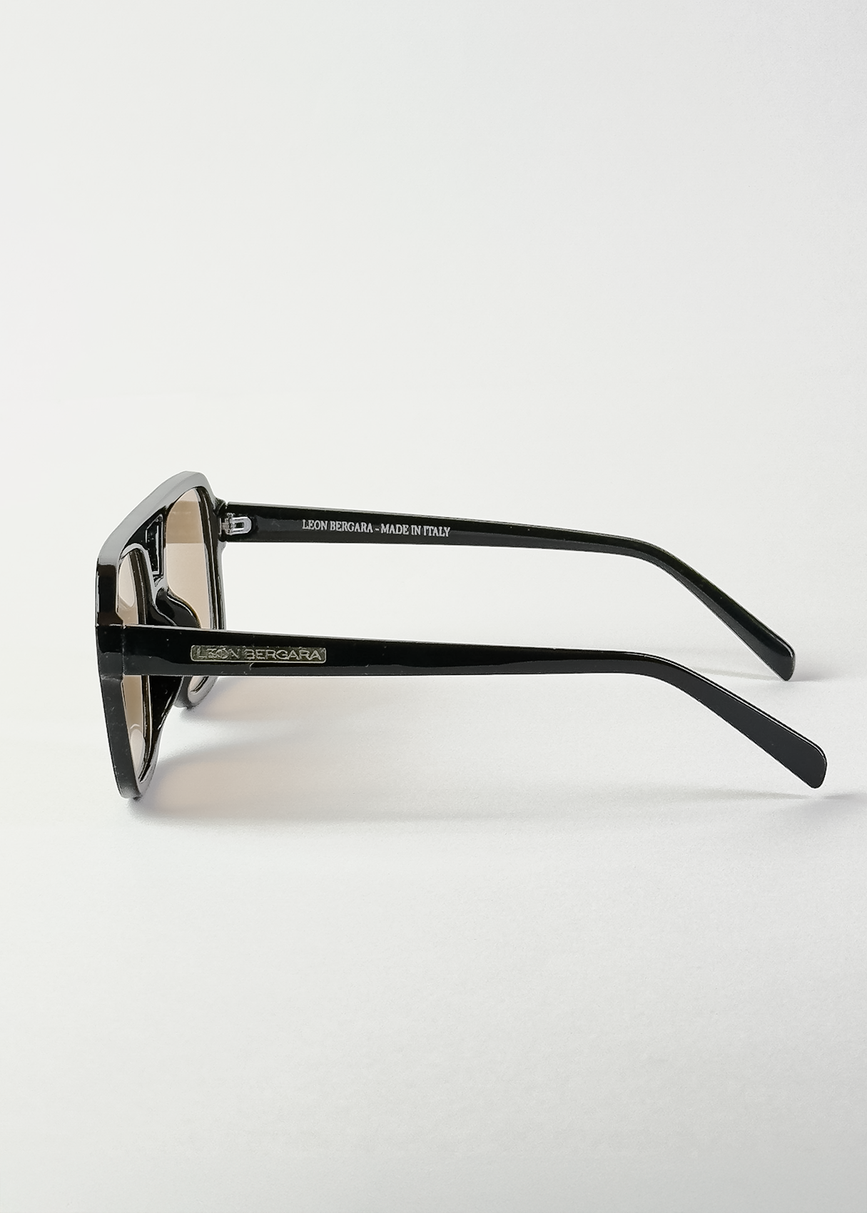 Il Direttore - Leon Bergara