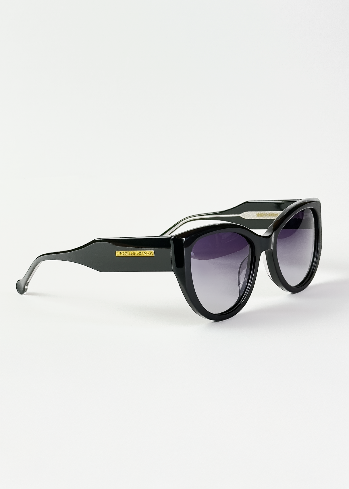 Aurora Nera - Leon Bergara