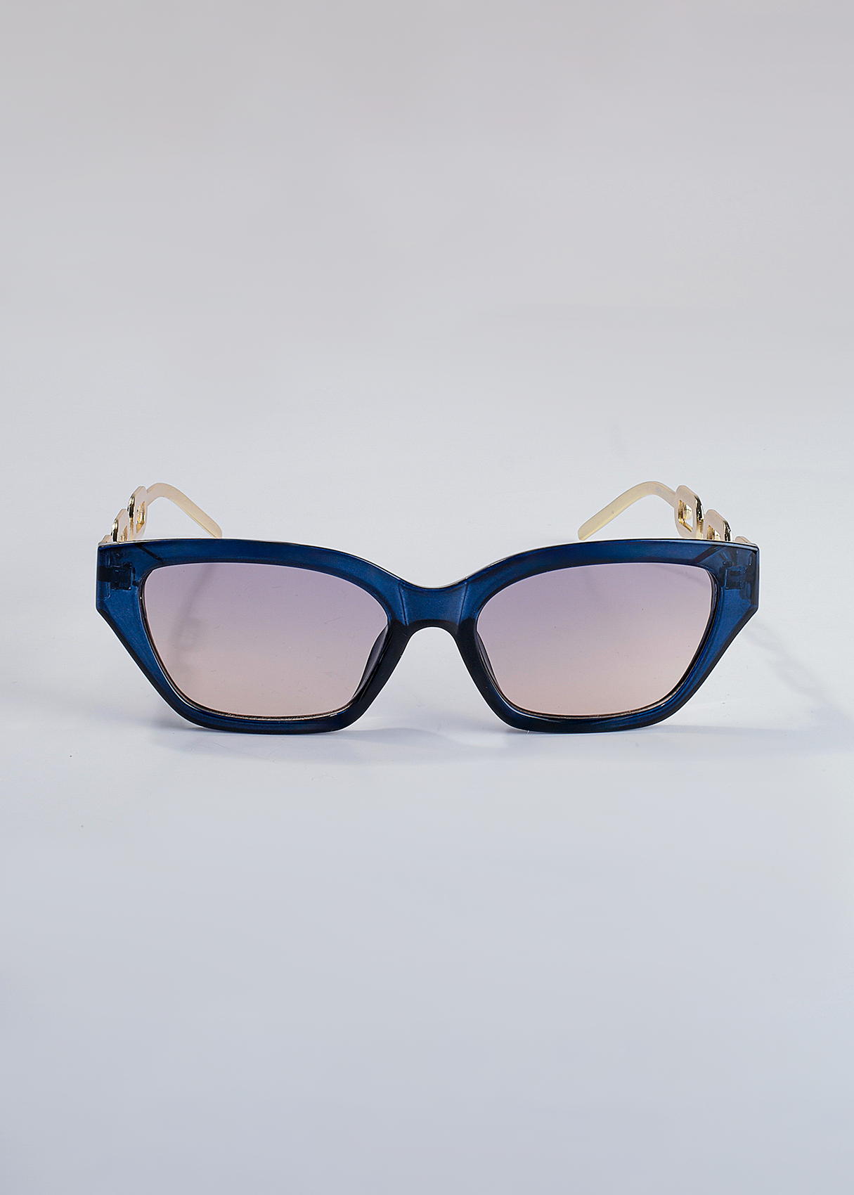 Catena Lux - Leon Bergara