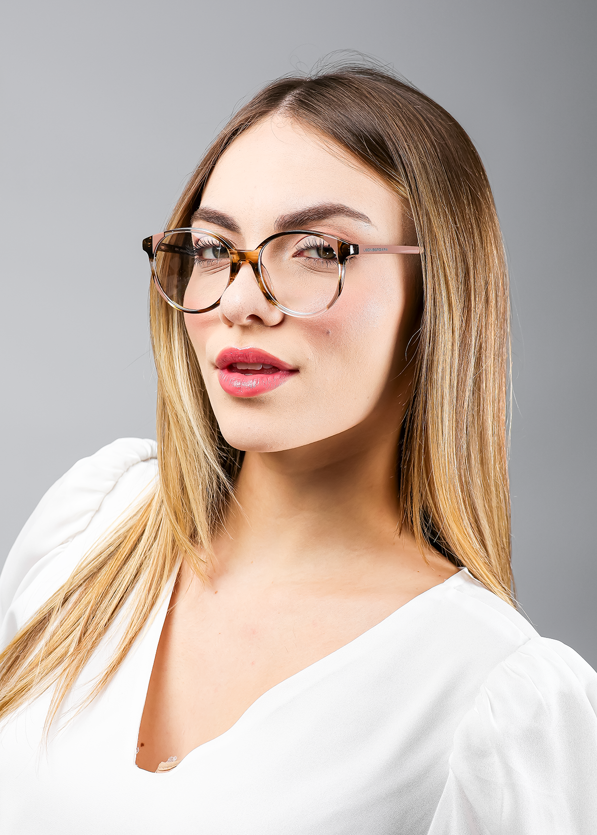 Eleganza Carezza - Leon Bergara